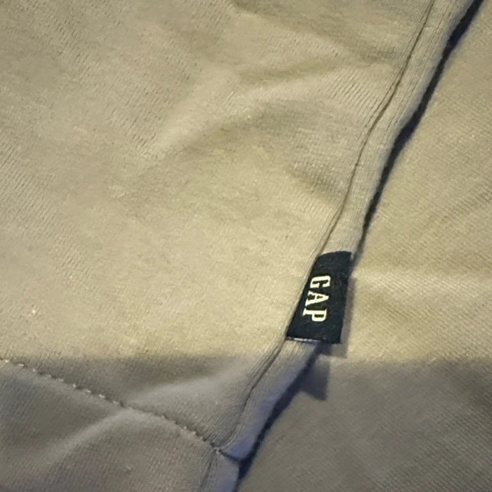 GAP Men's Casual Light Gray Button Down Shirt